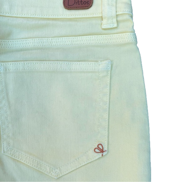 Adorable dittos yellow denim shorts with embroidered heart detail 💛 Sz 26 - Picture 5 of 7